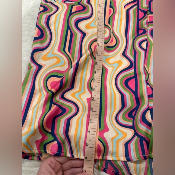 Karlie Multicolor retro Abstract v neck short sleeve satin dress Dress - Picture 8 of 10